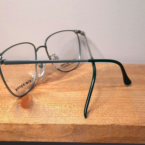 VINTAGE CLAIBORNE Eyeglass Frame, stainless steel, metal full rim, 54-15-140 rx - Picture 4 of 7